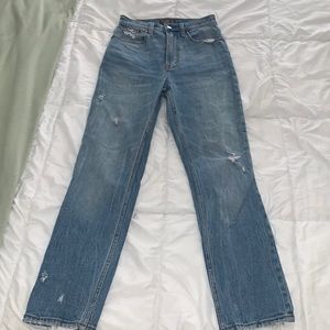 Abercrombie & Fitch Ultra High Rise Mom Jean